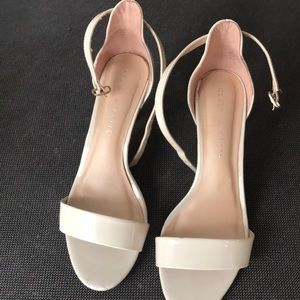 Light beige sandal